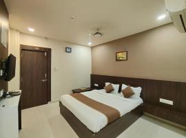 Hotel Palav Palace: Ahmedabad, Sardar Vallabhbhai Patel Uluslararası Havaalanı - AMD yakınında bir otel