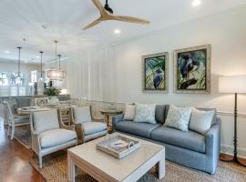 Luxe Jekyll Island Home with Beach and Pool Access、ジキル島のホテル