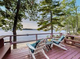 Green Lake's Exclusive Beach Haven, vacation home in Otis