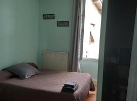 Hôtel Restaurant O REGAL, hotel v destinaci Villeneuve-sur-Lot