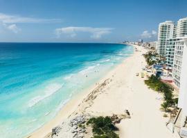 2 Story Oceanfront Penthouses on Cancun Beach!，坎昆的飯店式公寓