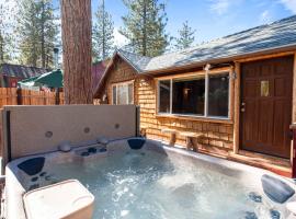 Boulder Pines - Walk to lake and Boulder Bay park at those cozy location!, cottage in Big Bear Lake