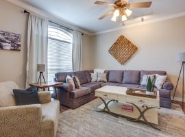 College Station Retreat Near Texas AandM University!, hotel in College Station