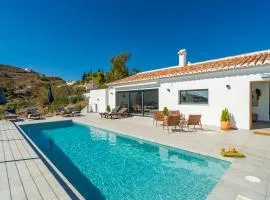 Finca Los Paseros, BBQ, pool, spectacular sea views