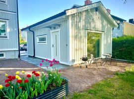 Viesnīca Park House Gävle - a modern renovated house in the park - 5A pilsētā Jēvle