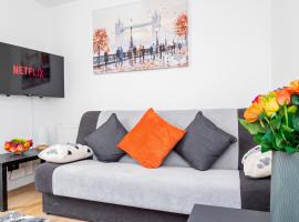 Contractors 8 Beds 3 Bath Parking Monthly Discount, מלון בבייזינגסטוק