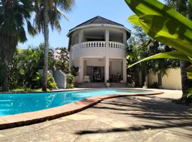 Diani Hideaway Beach Villa, location près de la plage à Galu