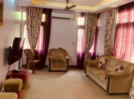 Jamesville-4BHK Villa, Wi-Fi, SmartTV - CityCentre, cottage sa Bangalore