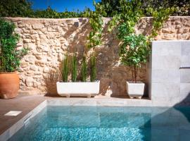 Casa Amparo - Alquiler íntegro con encanto en Alicante, hotel ieftin din Alcoleja