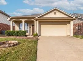 Your Western Comfort Near Stadiums & Downtown