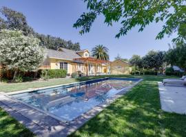 Heavenly Sonoma Country Home Garden, Pool and Spa!, pet-friendly hotel in Sonoma