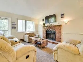 Charming Long Pond Getaway with Community Perks