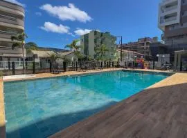 115E - Luxuoso 2 quartos em condomínio fechado em Bombas