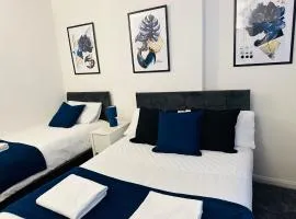Lovely 4 Bedroom House with 2 Bathroom, Garden and Private Parking