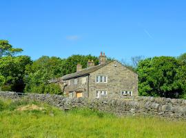 Higher Kirkstall Wood Farm, hotel with parking in Ingrow