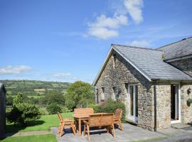 Barn Cottage, hotel with parking in Talley