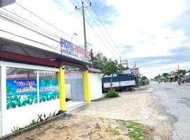 NHÀ NGHỈ HOÀNG GIA - TT Lai Vung, hotel v destinaci Lai Vung