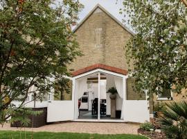 The Boathouse: East Cowes şehrinde bir otel