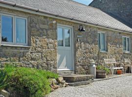 Robins Nest, holiday home in Trevilley