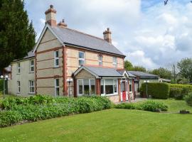 Cranford House, hotel in Woolfardisworthy