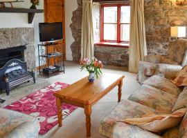 Cowslip - Uk12060, holiday home in Lower Boscaswell