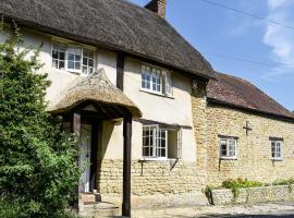 Plum Tree Cottage, loma-asunto kohteessa Trent