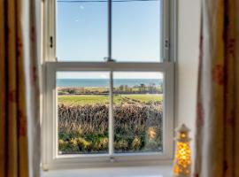 Dovecoat Cottage, beach rental in Embleton