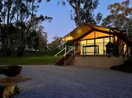 McLean Beach Holiday Park, holiday park in Deniliquin