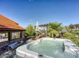 Romantic Haven with Hot Tub - Happy Rentals