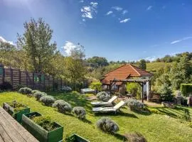 Romantic Haven with Hot Tub - Happy Rentals