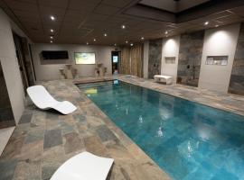 CARACALLA PRIVE - Chambres d'hôtes avec Piscine, Jaccuzi et Hammam privatifs, пансион със закуска в Сент Етиен