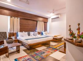 Hotel Naman, hotel pro pobyt s dom&aacute;c&iacute;mi mazl&iacute;čky v destinaci Udajpur