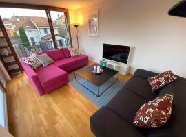 Le Onze Soixante Six Duplex très ensoleillé, hotel v destinaci Perroy