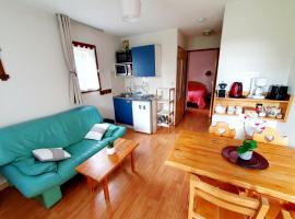 Petit T2 24m2 au calme، فندق في Bois-dʼAmont