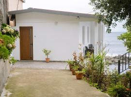 Beach front flats, hotell i São Vicente