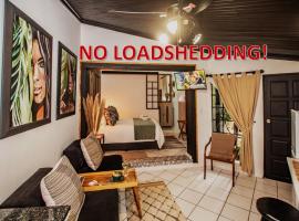 Hello Sunshine Self Catering Studio Apartments, отель рядом с аэропортом KMIA Nelspruit Airport - NLP 