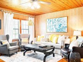 Humble Bee Cottage-Cullman, hotel v destinaci Hanceville