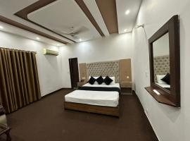 Green Land Hotel Lahore, bed and breakfast en Lahore