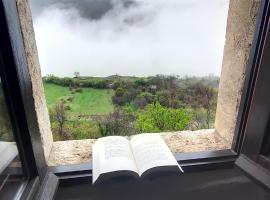 Grazioso appartamento nel borgo、サント・ステーファノ・ディ・セッサーニオのホテル