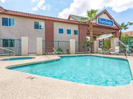 Days Inn by Wyndham Phoenix West, hotell i nærheten av Maryvale Baseball Park i Phoenix