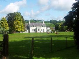 Brookhall Cottages, villa en Lisburn