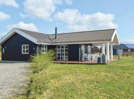 Amazing Home In Skjern With 3 Bedrooms And Wifi, overnattingssted i Lem