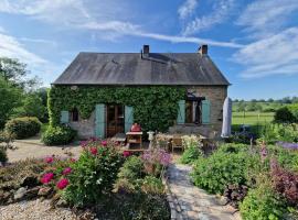 Maison Normande - Cosy - Haras du Pin à 30': Fay şehrinde bir otoparklı otel