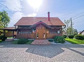 2 Bedroom Amazing Home In Zamrsje