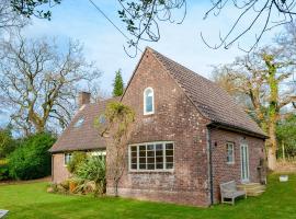 Brookside Cottage, pet-friendly hotel in Burley