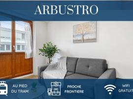 HOMEY ARBUSTRO - Petit Studio - Proche frontière et Tram - Wifi, apartamento em Gaillard