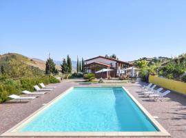 Cozy Home In Caccamo With Kitchenette, hotell i Caccamo