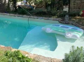 Appartement de Charme dans un Ancien Mas Cévenol piscine et jacuzzi