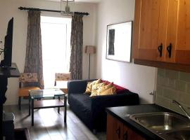 Ardara Town centre 2 Bed Apt, apartmán v destinácii Donegal