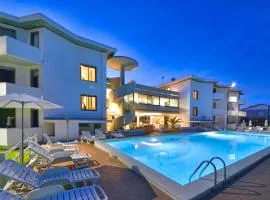 ISA-Residence with swimming-pool in Marina di Cecina only 700 meters from the sea, studio-apartments with air conditioning and private outdoor area